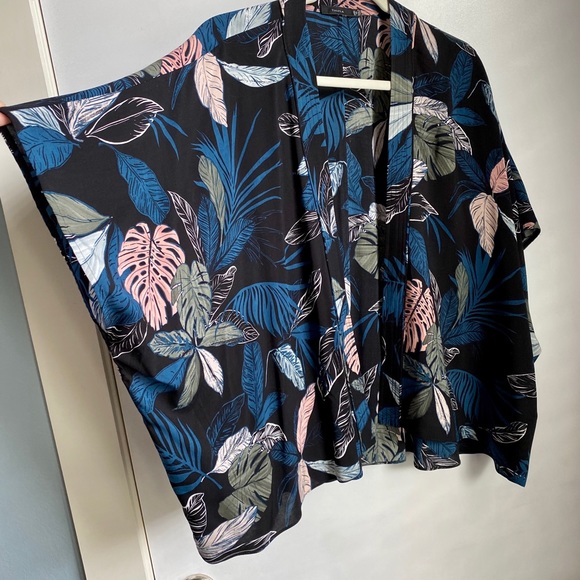 *SOLD* [NWoT] Aritzia Talula FAWKNER Blouse - Picture 3 of 11